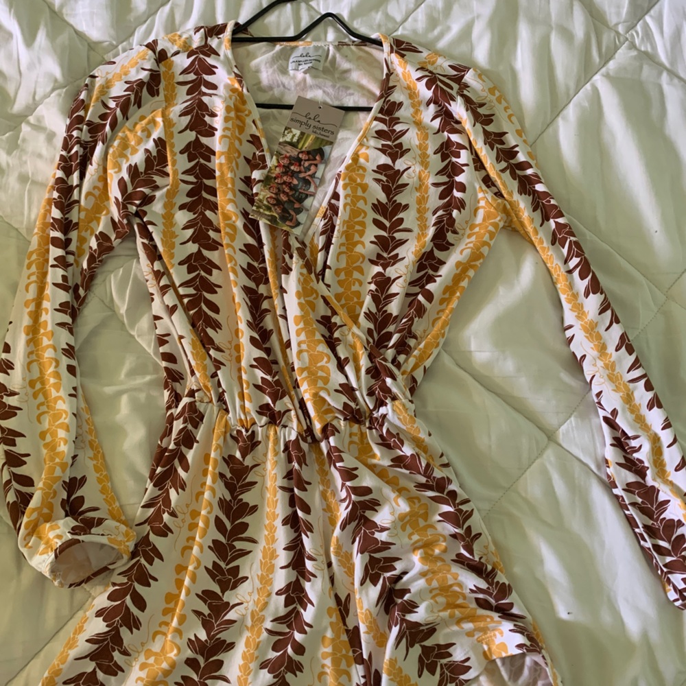 simple sisters romper, puakenikeni print, never worn.